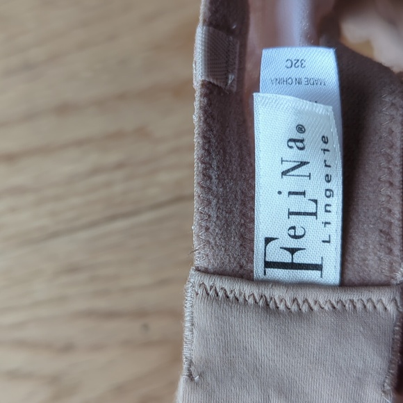 Felina Lingerie. Strapless Underwire Tan Striped Bra. Size 32C - Picture 4 of 6